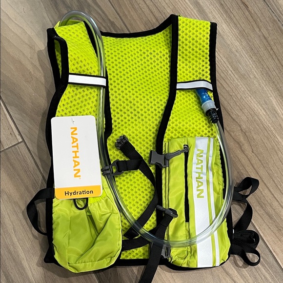 New Nathan QuickStart 2.0 4L hydration pack with 1.5 L bladder - Picture 1 of 6